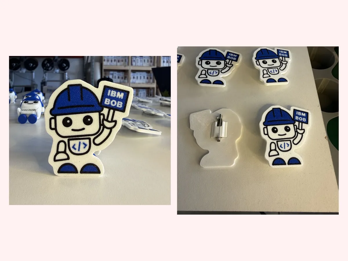 Pin IBM Bob: vista de frente y vista del alfiler en el reverso